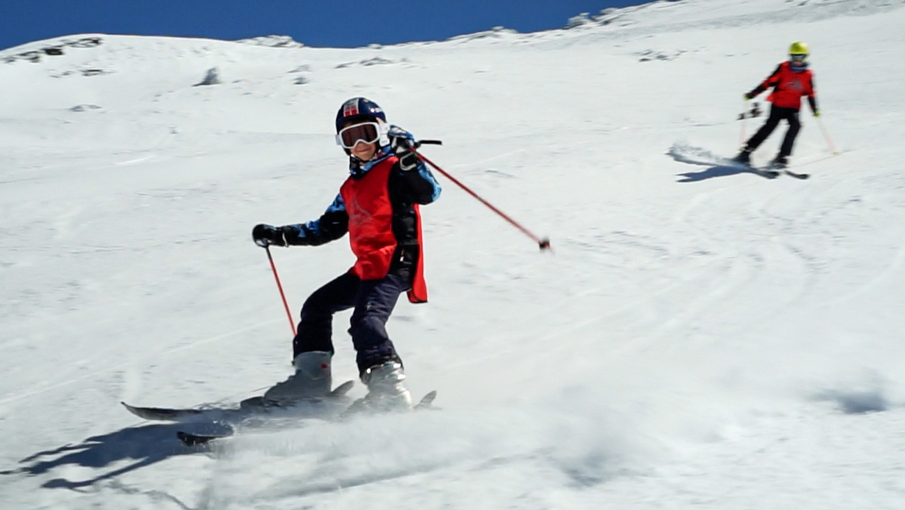 Jornada Club Málaga - Granada - Sierra Nevada Domingo 16 de febrero día completo de esquí o snowboard